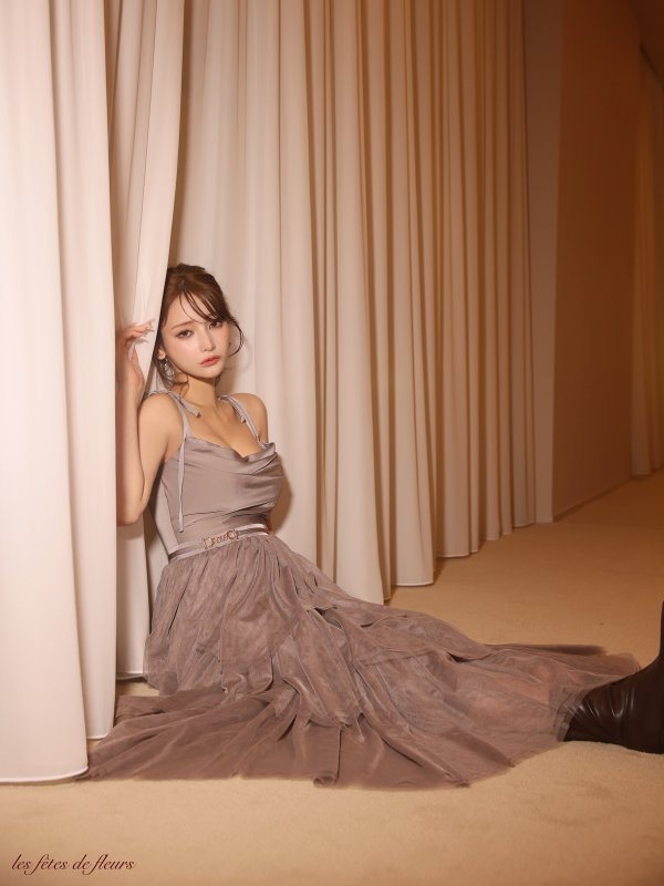 グレージュ　モデル：まみ　身長：161cm　着用サイズ：Sサイズ