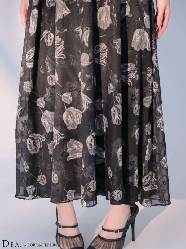 ブラック　モデル：羽澄まり　身長：158cm　着用サイズ：Sサイズ