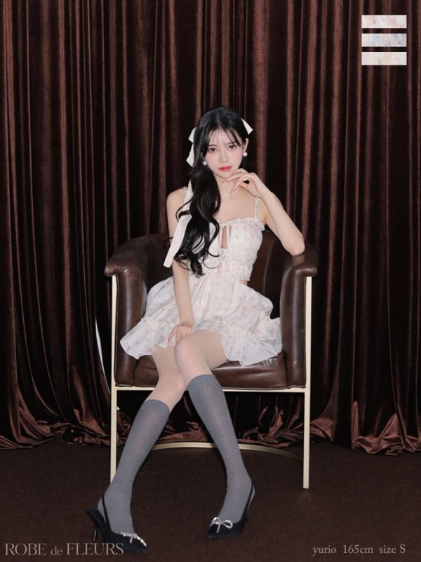 レッド　モデル：ゆりお　身長：165cm　着用サイズ：Sサイズ