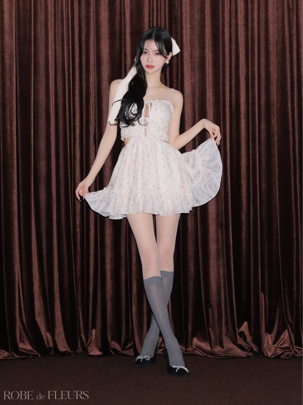 レッド　モデル：ゆりお　身長：165cm　着用サイズ：Sサイズ