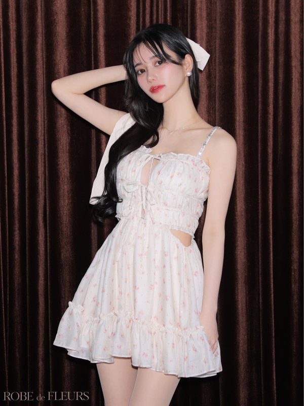 レッド　モデル：ゆりお　身長：165cm　着用サイズ：Sサイズ