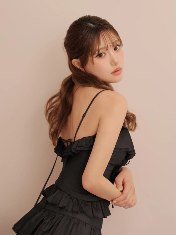 ブラック　モデル：いおり　身長：161cm　着用サイズ：Sサイズ