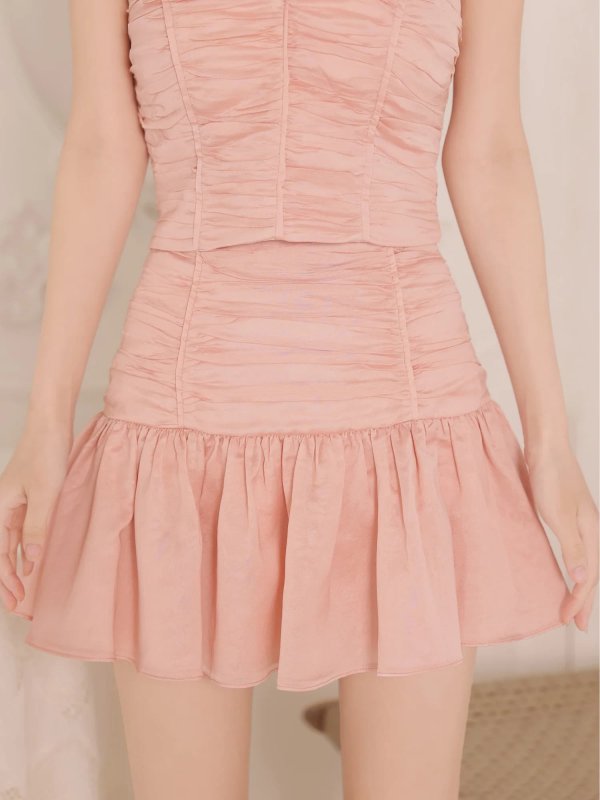 ピンク モデル：まりん　身長：164cm　着用サイズ：Sサイズ