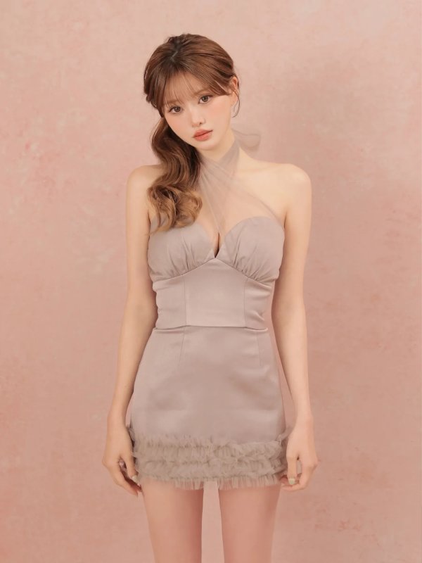 グレー モデル：いおり　身長：161cm　着用サイズ：Sサイズ