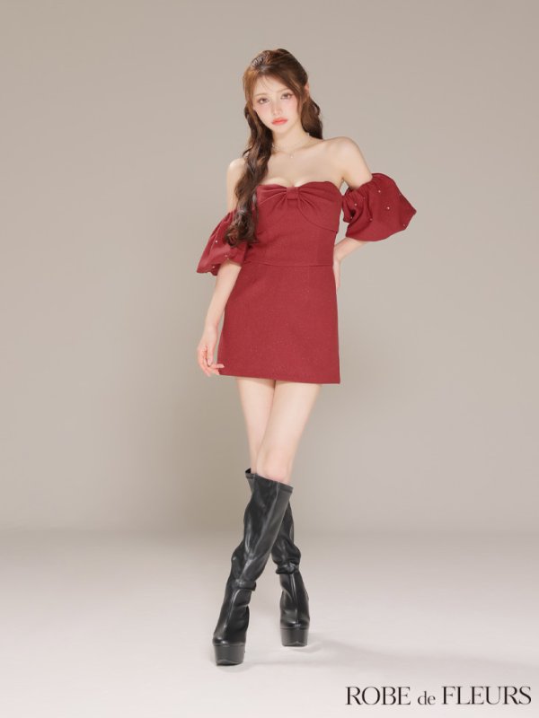 レッド　モデル：ももか　身長：156cm　着用サイズ：Sサイズ