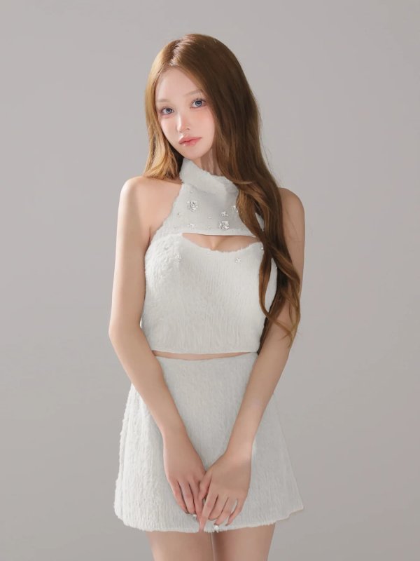 ホワイト　モデル：しおん　身長：158cm　着用サイズ：Sサイズ