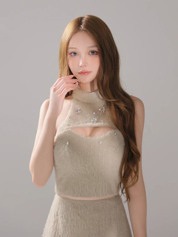 ベージュ　モデル：しおん　身長：158cm　着用サイズ：Sサイズ