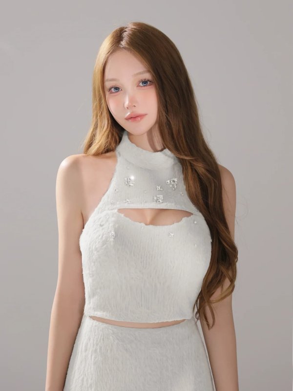 ホワイト　モデル：しおん　身長：158cm　着用サイズ：Sサイズ