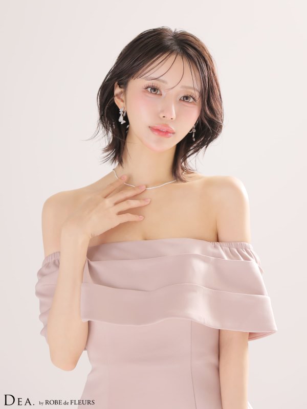 ピンクベージュ　モデル：りの　身長：157cm　着用サイズ：Sサイズ