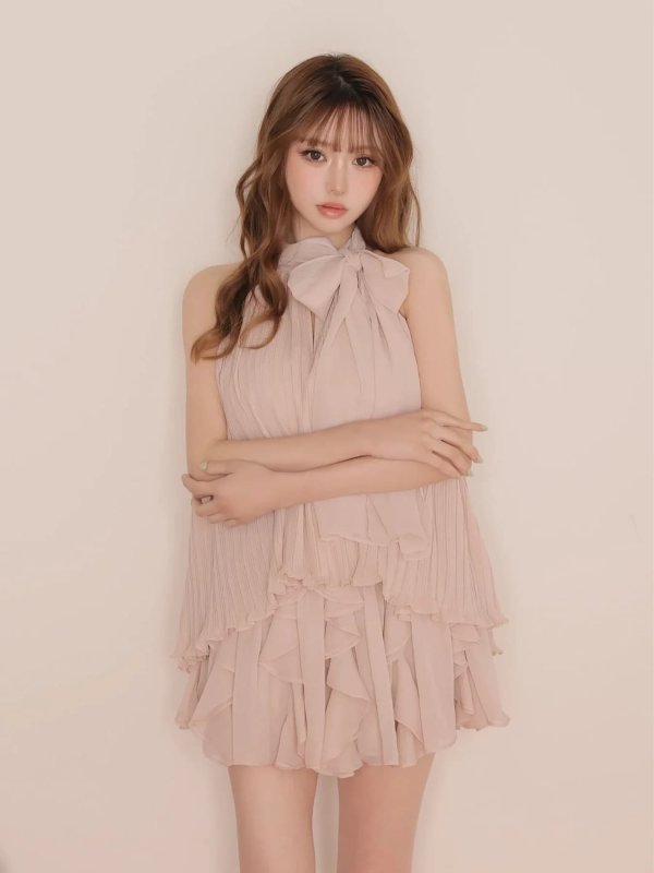 ピンクベージュ　モデル：いおり　身長：161cm　着用サイズ：Sサイズ