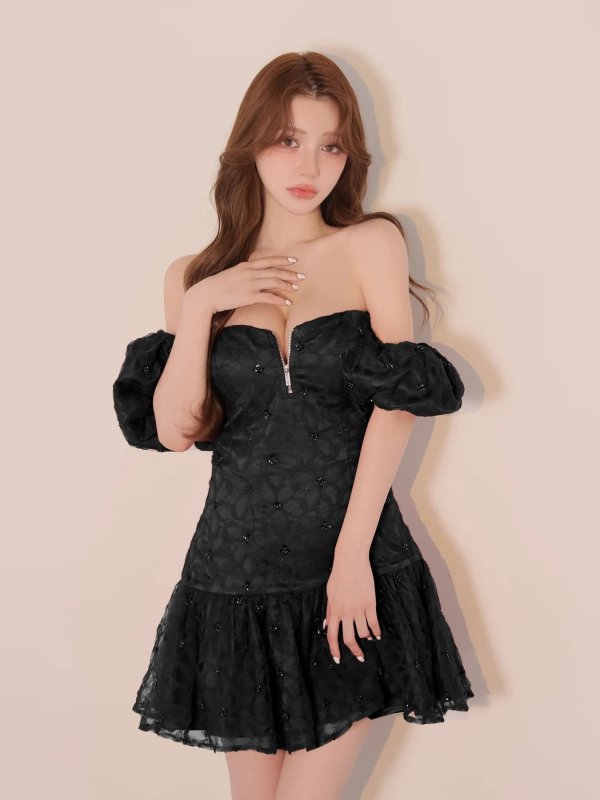 ブラック　モデル：ももか　身長：156cm　着用サイズ：Sサイズ