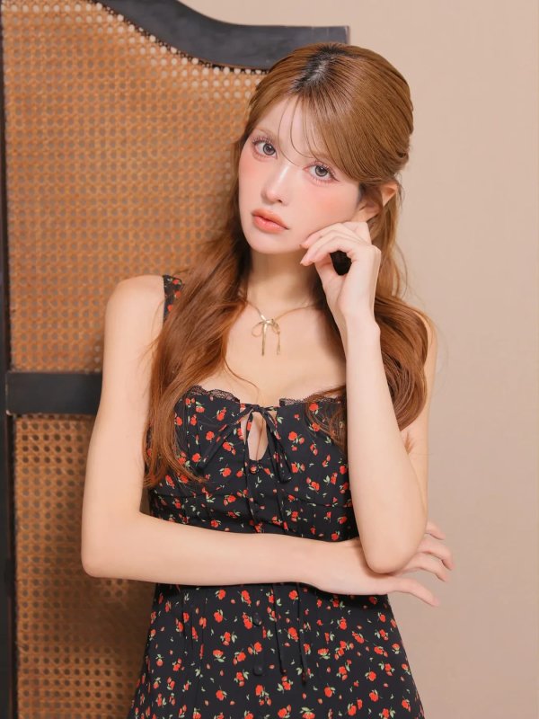ブラック　モデル：まりん　身長：164cm　着用サイズ：Sサイズ