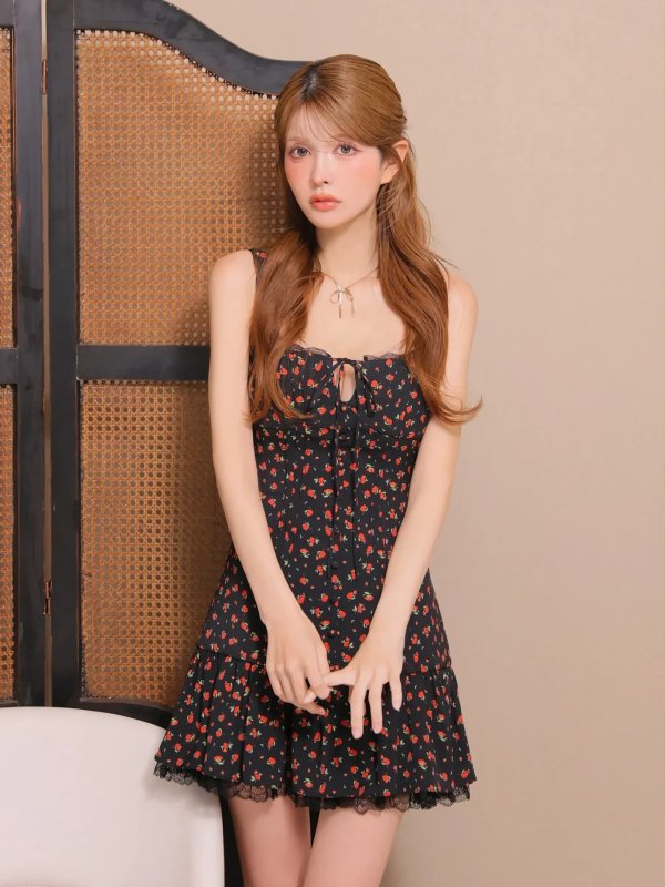 ブラック　モデル：まりん　身長：164cm　着用サイズ：Sサイズ
