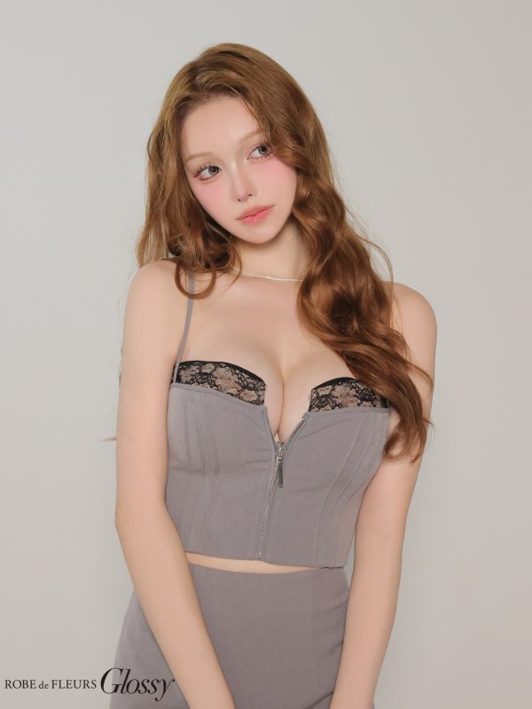 グレー モデル：しおん　身長：158cm　着用サイズ：Sサイズ