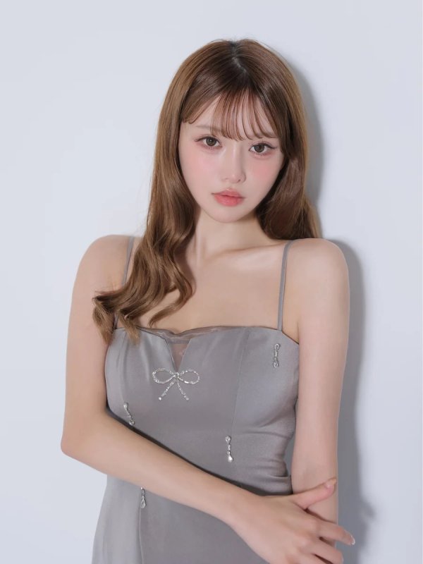 グレー　モデル：いおり　身長：161cm　着用サイズ：Sサイズ