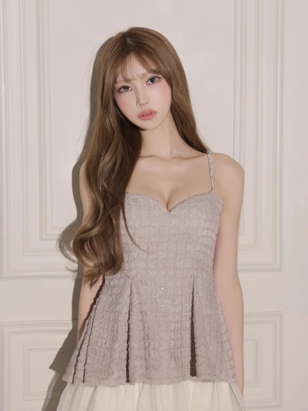 ベージュxアイボリー　モデル：るり　身長：165cm　着用サイズ：Sサイズ