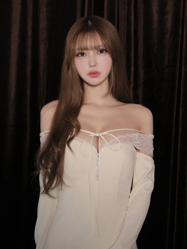 アイボリー　モデル：るりぴ　身長165cm　着用サイズ：Sサイズ