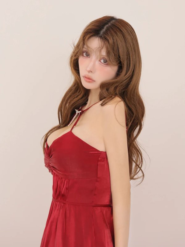 レッド　モデル：まりん　身長：164cm　着用サイズ：Sサイズ