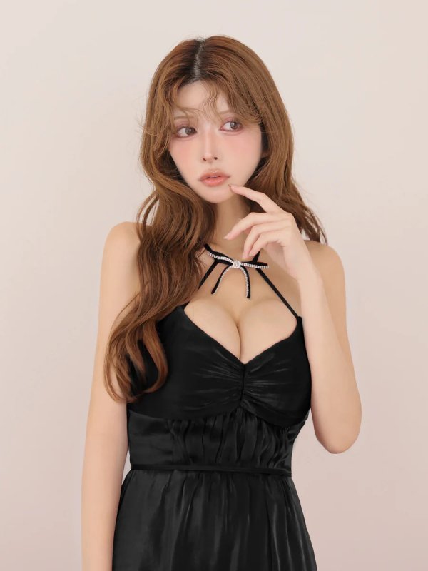 ブラック　モデル：まりん　身長：164cm　着用サイズ：Sサイズ