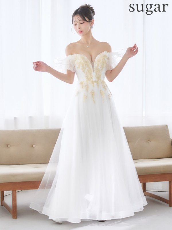 ホワイト　モデル：るりぴ　身長：165cm　着用サイズ：Sサイズ