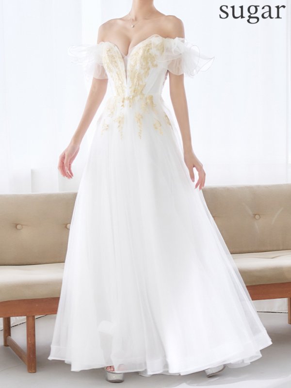 ホワイト　モデル：るりぴ　身長：165cm　着用サイズ：Sサイズ