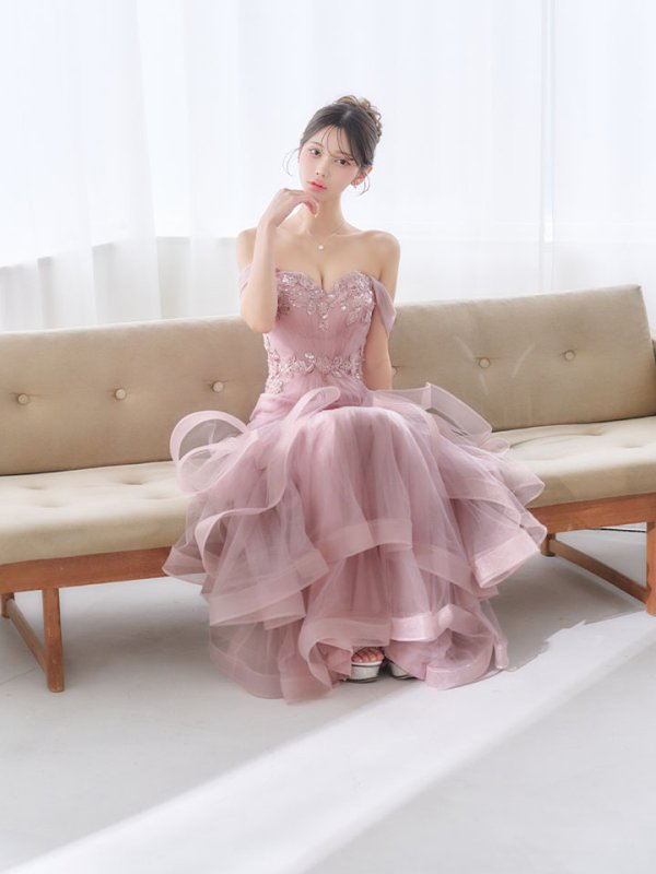 ピンクベージュ　モデル：るりぴ　身長：165cm　着用サイズ：Sサイズ