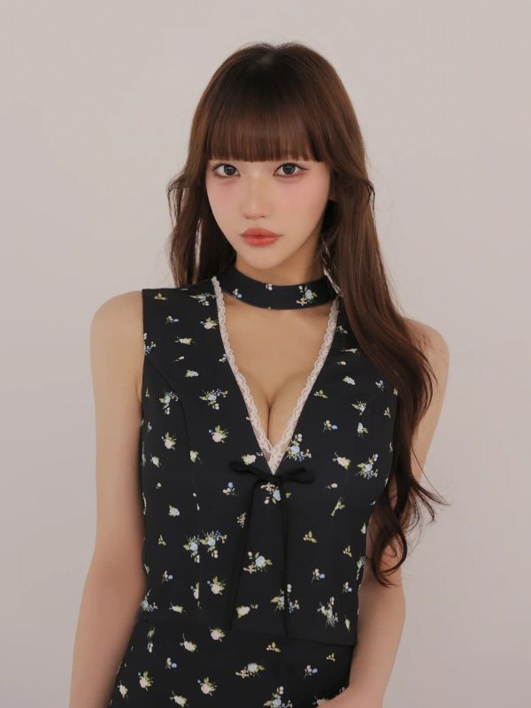 ブラック　モデル：りり　身長：165cm　着用サイズ：Sサイズ