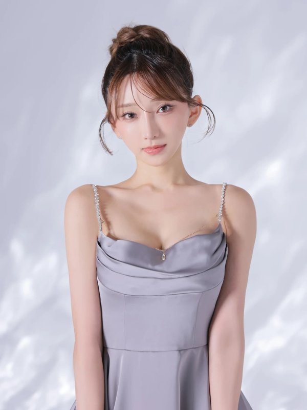 グレー　モデル：はな　身長：159cm　着用サイズ：Sサイズ