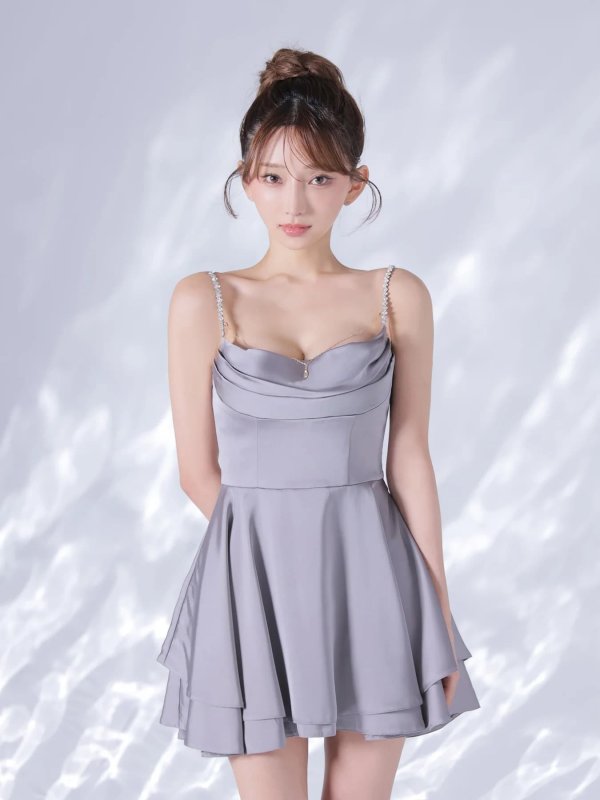 グレー　モデル：はな　身長：159cm　着用サイズ：Sサイズ