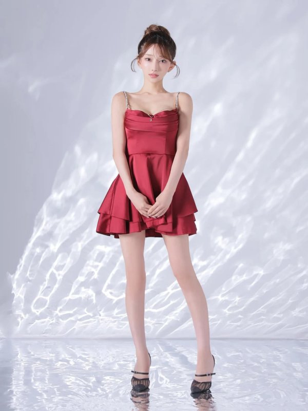 ワイン　モデル：はな　身長：159cm　着用サイズ：Sサイズ