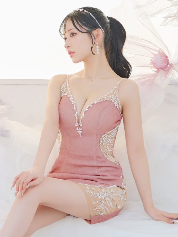 ピンク モデル:カルア 身長:156cm 着用サイズ:Sサイズ