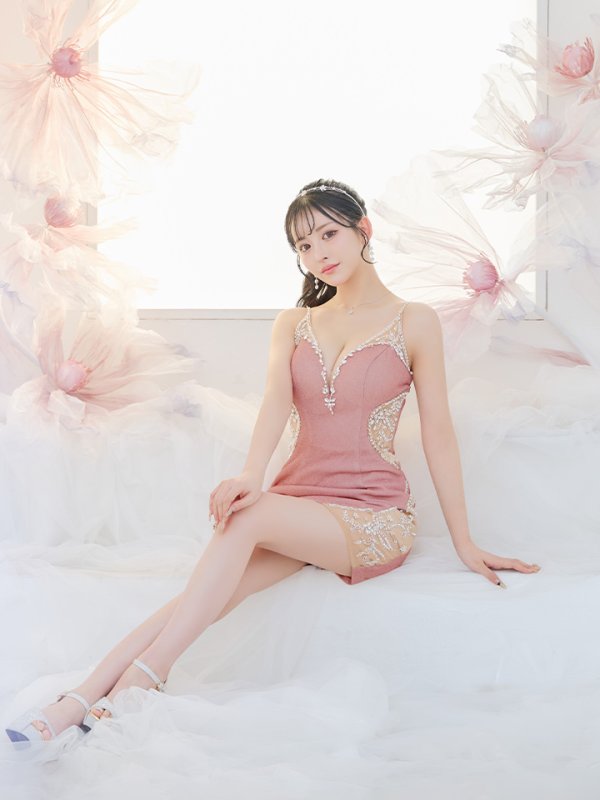 ピンク モデル:カルア 身長:156cm 着用サイズ:Sサイズ