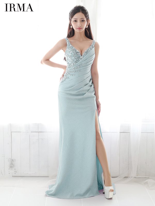 シルバー モデル：天乃えま　身長：155cm　着用サイズ：Mサイズ