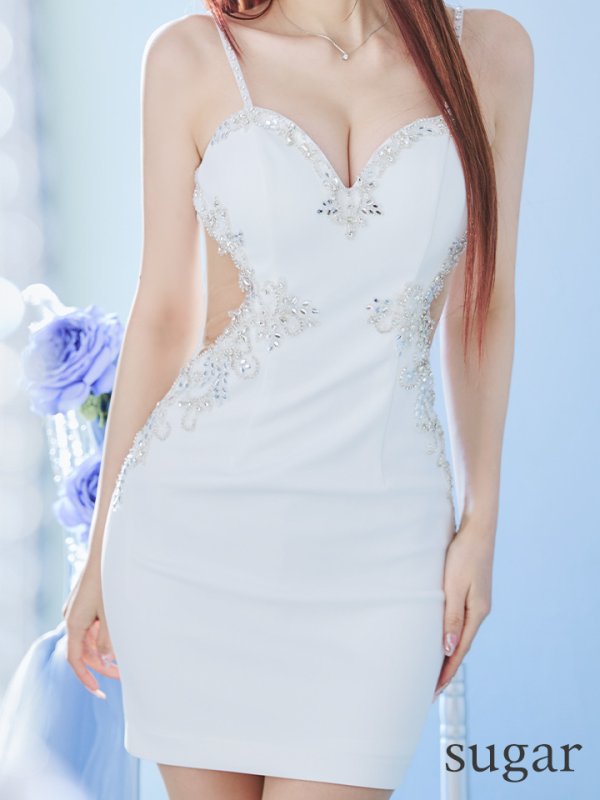 ホワイト モデル:真優川咲 身長:158cm 着用サイズ:Sサイズ