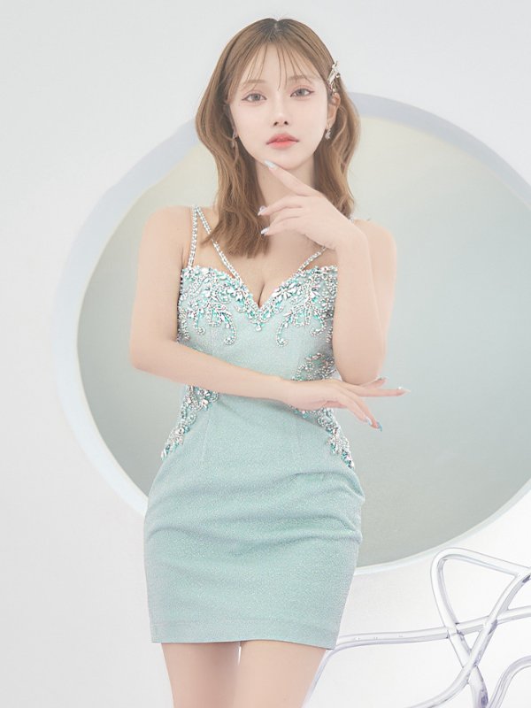 シルバーブルー モデル:如月れい 身長:156cm 着用サイズ:Sサイズ