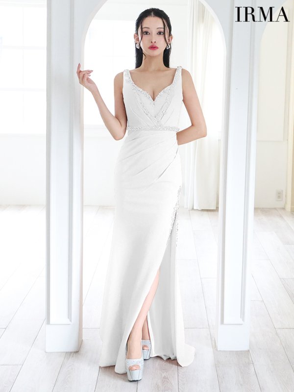 ホワイト モデル：まおちゃる　身長：158cm　着用サイズ：Mサイズ