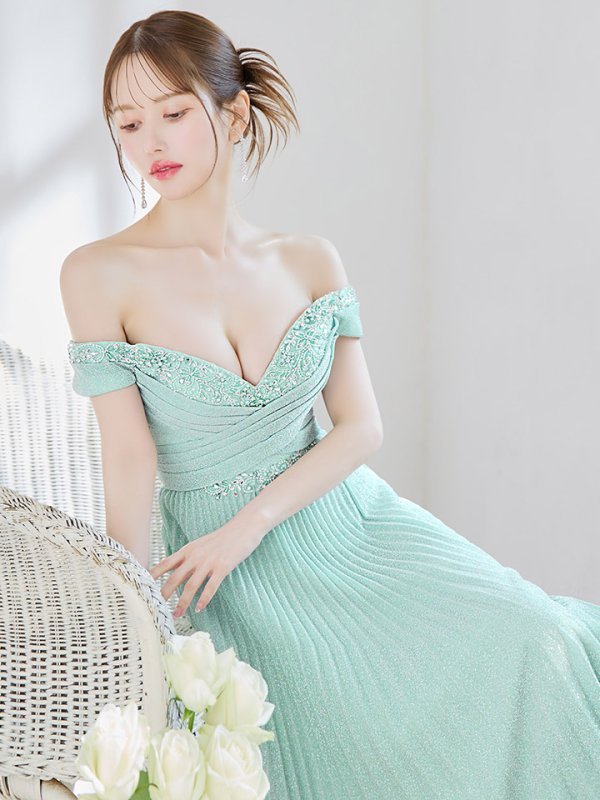 シルバーブルー モデル:ゆめ 身長:160cm 着用サイズ:Mサイズ