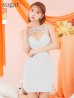 ホワイト モデル：三上悠亜　身長：159cm　着用サイズ：Sサイズ