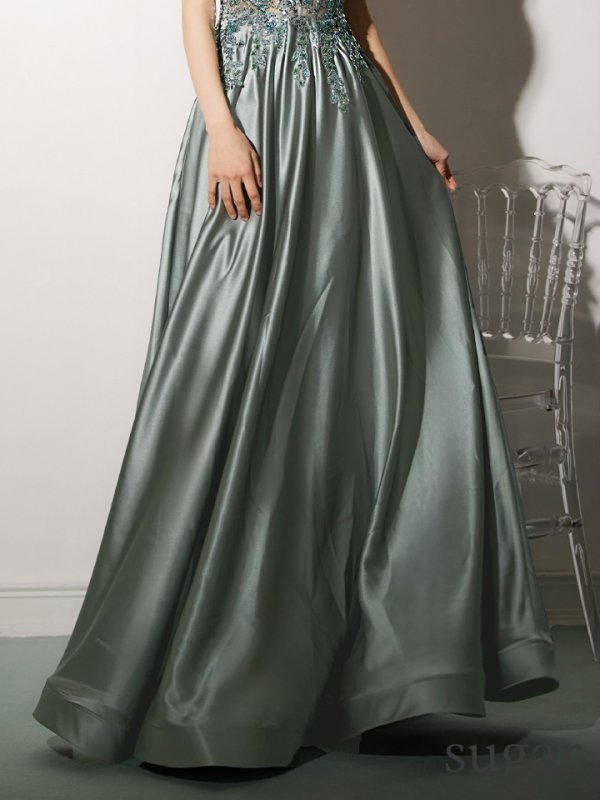 グリーン モデル:まりん 身長:164cm 着用サイズ:Mサイズ