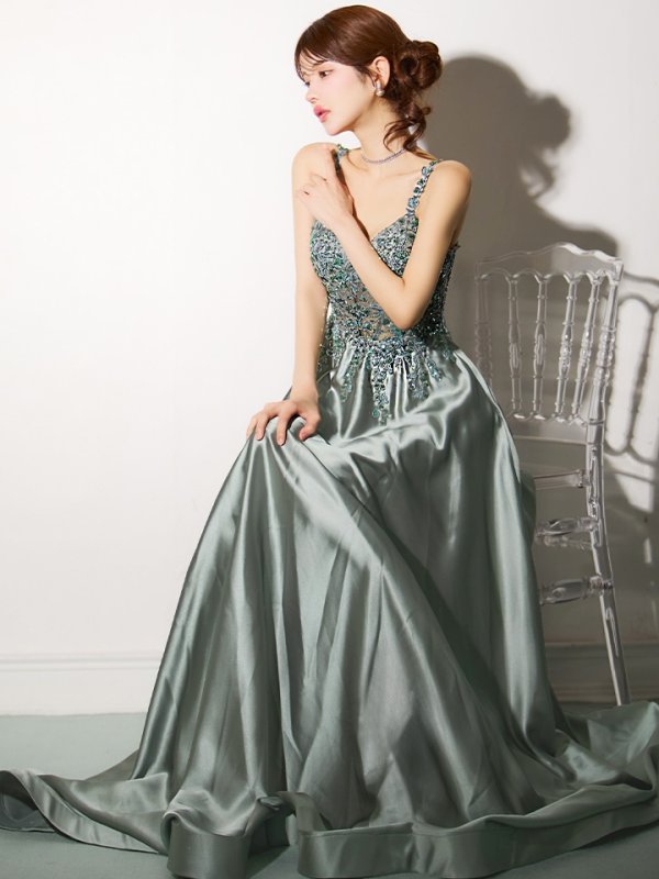 グリーン モデル:まりん 身長:164cm 着用サイズ:Mサイズ