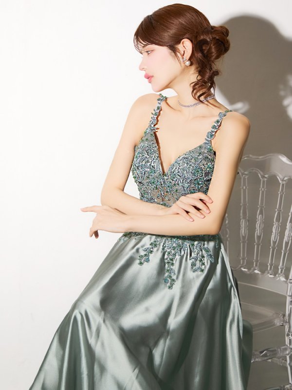 グリーン モデル:まりん 身長:164cm 着用サイズ:Mサイズ