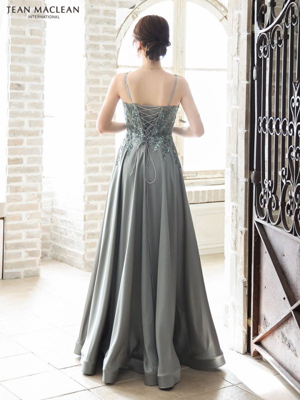 グリーン モデル:ゆめ 身長:160cm 着用サイズ:Mサイズ