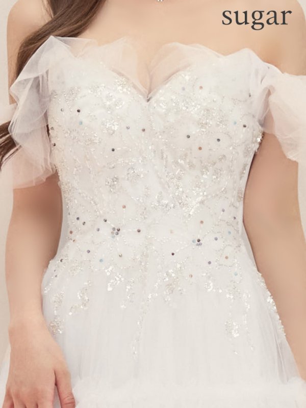 ホワイト　モデル：るりぴ　身長：165cm　着用サイズ：Sサイズ