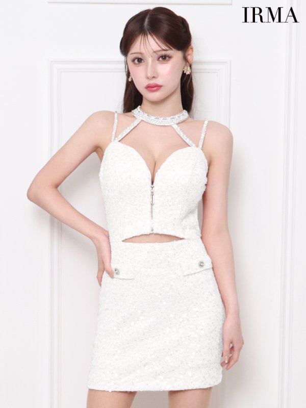 ホワイト モデル：ももか　身長：156cm　着用サイズ：XSサイズ