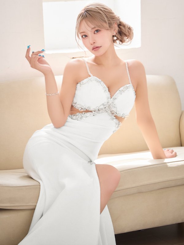 ホワイト　モデル：如月れい　身長：156cm　着用サイズ：Sサイズ
