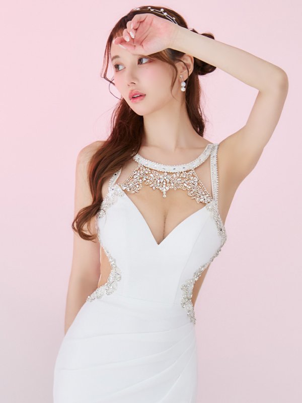 ホワイト　モデル：ゆめ　身長：160cm　着用サイズ：Sサイズ