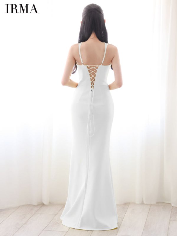 ホワイト　モデル：まおちゃる　身長：158cm　着用サイズ：Mサイズ