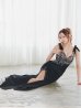 ブラック　モデル：真優川咲　身長：158cm　着用サイズ：Sサイズ