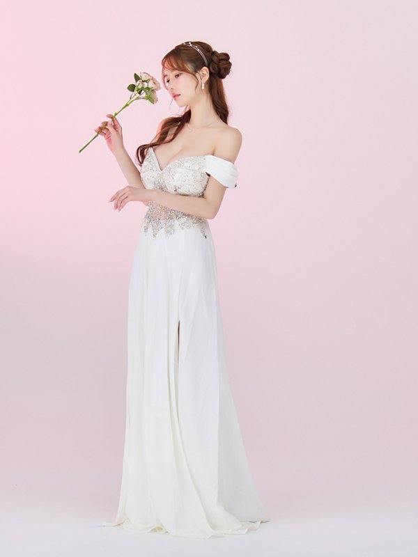 ホワイト　モデル：ゆめ　身長：160cm　着用サイズ：Mサイズ