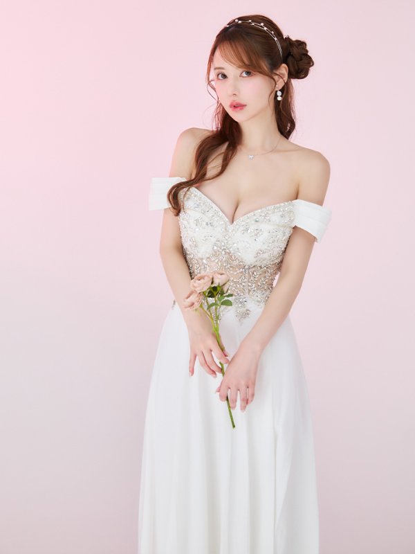 ホワイト　モデル：ゆめ　身長：160cm　着用サイズ：Mサイズ